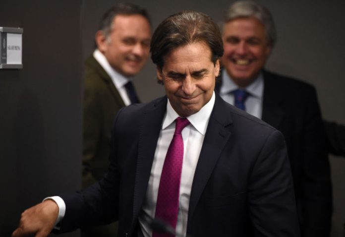 Gobierno anuncia negociaciones por un TLC con China