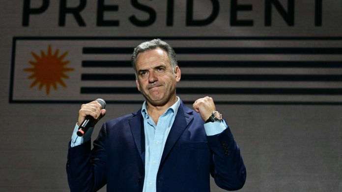 Yamandú Orsi (1)